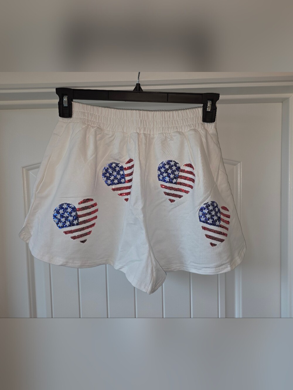 Fantastic Fawn American Flag Heart Shorts - White - Size Large - NWT